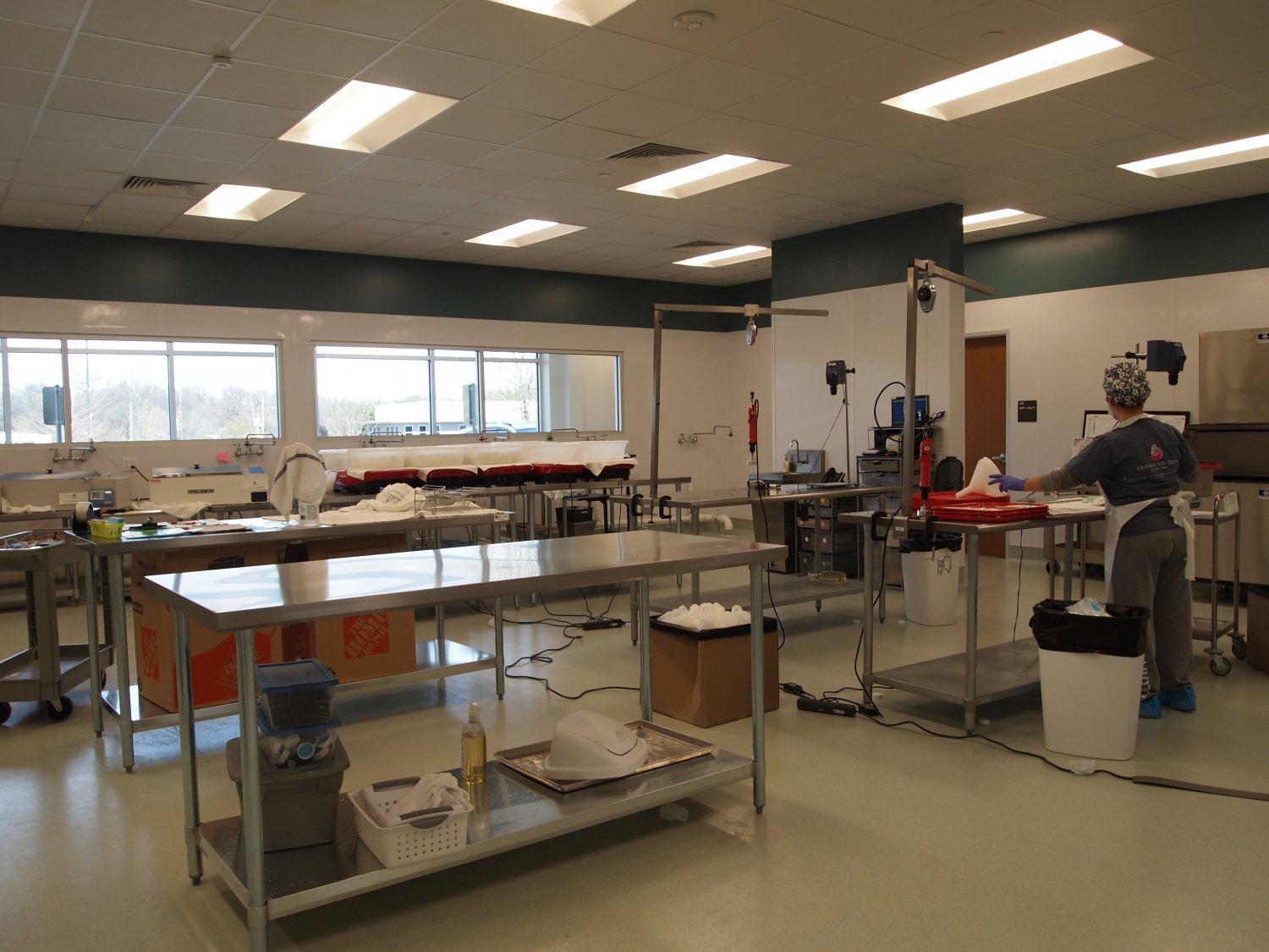 Donor breastmilk processing lab